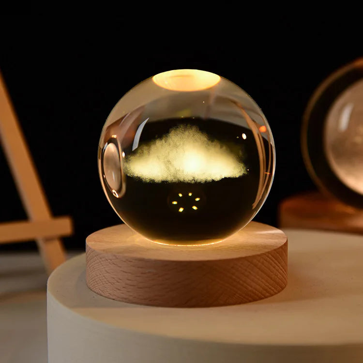 Esfera de cristal 3D grabada con diseño de Nube, sobre base de madera con luz LED – LuxeOrb3D