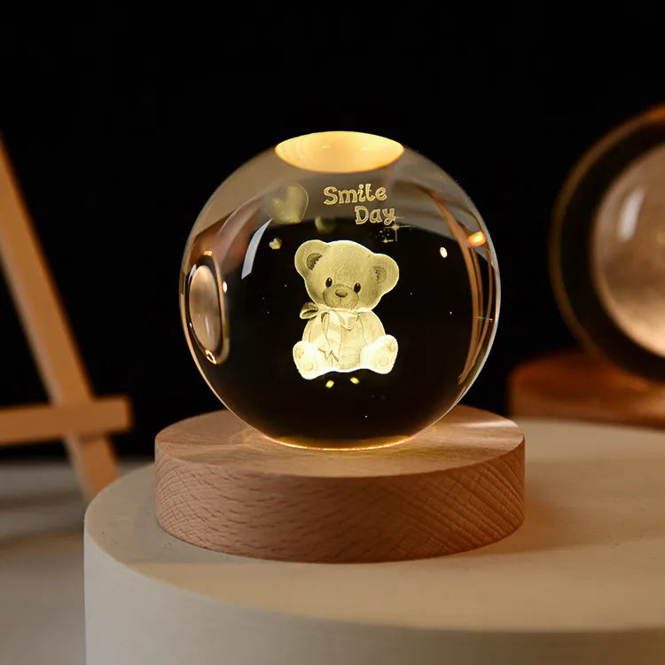 Esfera de cristal 3D grabada con diseño de Oso, sobre base de madera con luz LED – LuxeOrb3D